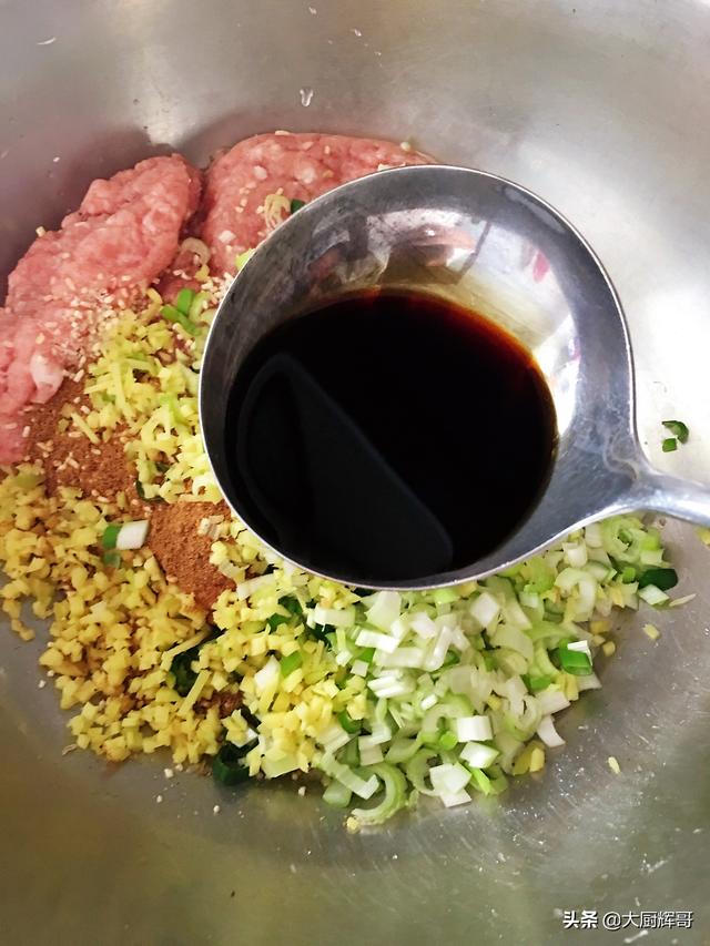 猪肉白菜饺子馅怎么调，白菜猪肉馅水饺怎么调馅最好吃