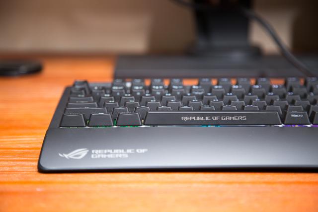 rog机械键盘白色，ROG龙神3代白色版水冷加入618大促