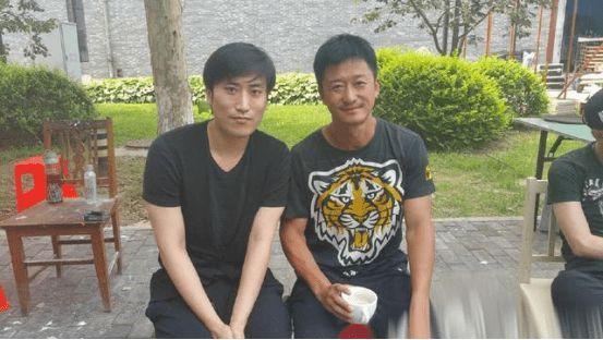 赵玉田扮演者吴云飞的老婆是谁，父亲是赵本山兄弟
