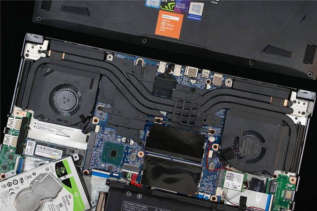 机械革命s1深空灰，竟比“神船”还有性价比