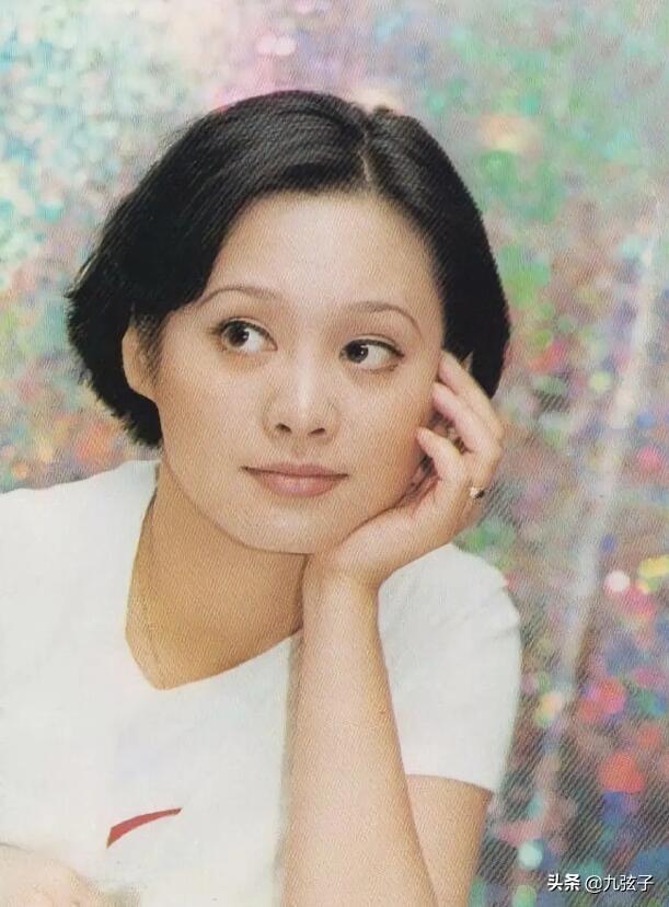 宁静回忆剃光头事件，49岁宁静拍猪饲料广告