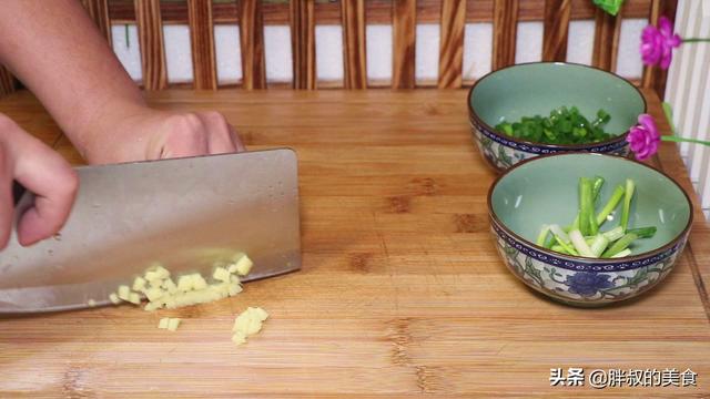 茄子煲的家常做法，正宗茄子煲的做法（厨师长分享一个饭店的做法）
