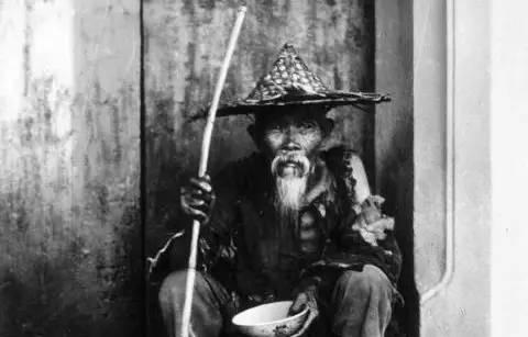 （清朝乾隆年间浙江蛇多闹灾），（清朝乾隆年间浙江蛇多闹灾（乞丐帮南屏山驱除蛇患）