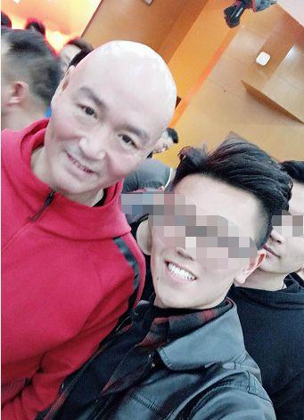 康熙微服私访记演员都是光头吗，康熙微服私访记演员近况