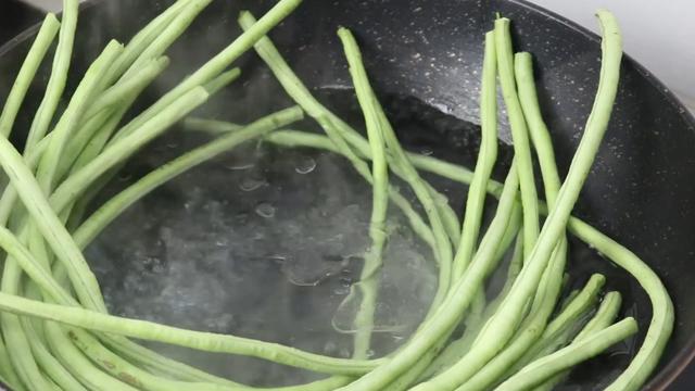 豆角的做法大全，豆角最近火了吃了30年（长豆角的10种做法大全）