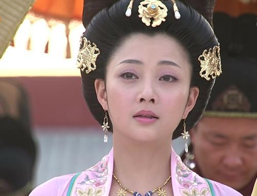 殷桃的嘴怎么了，殷桃最近到底怎么了