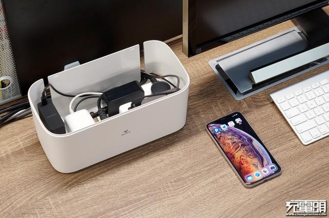 桌面抽屉式收纳盒竖着，桌面整齐不再凌乱