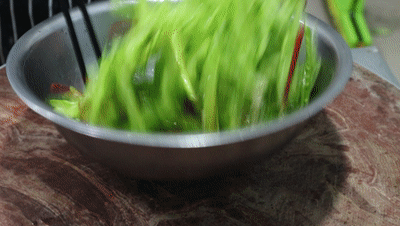 凉拌苦瓜怎么做，凉拌苦瓜正确最好吃的做法