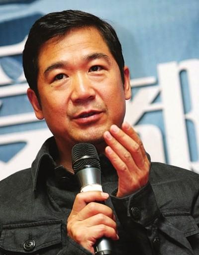 张国立的婚姻史，张国立与罗秀春离婚34年