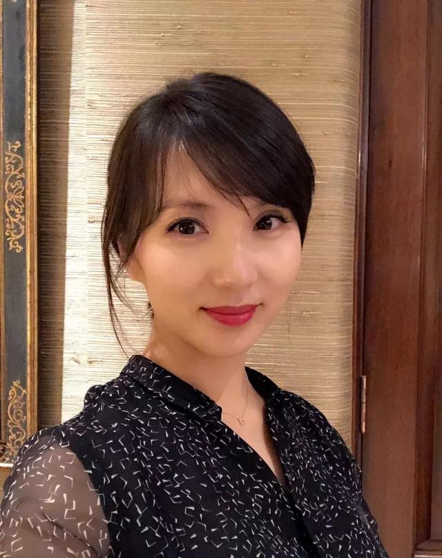 万人迷陈好的家庭情况，大8岁富豪老公好儒雅