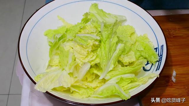 羊肉肉丸汤的做法，三宝自制羊肉丸子汤