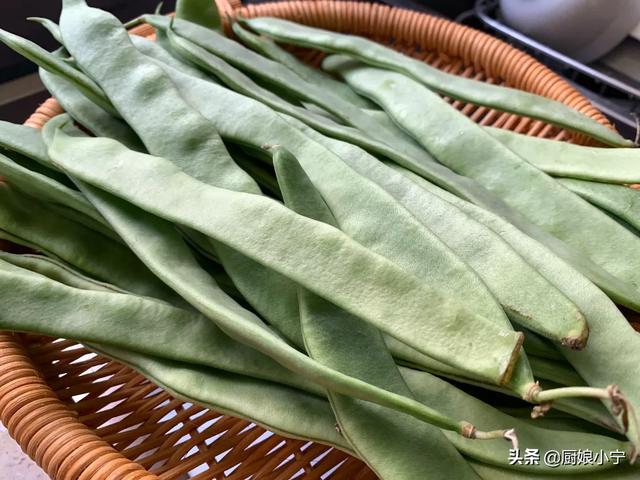 焯过水的豆角怎么做好吃，豆角焯水之后怎么炒好吃（豆角最好吃的做法）