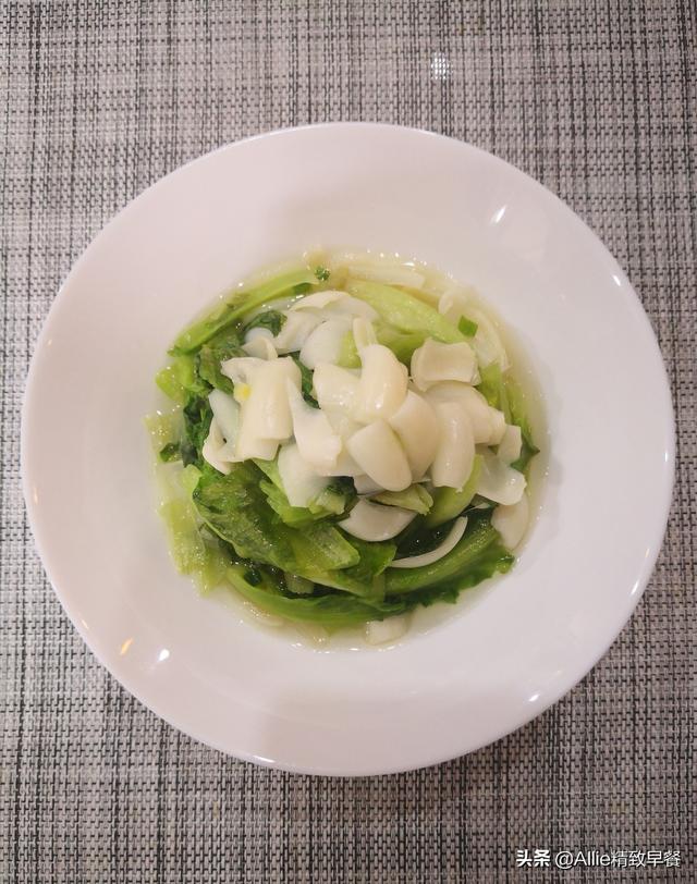 百合怎么炒好吃，炒百合怎么炒最好吃（百合炒之前要先处理一下）