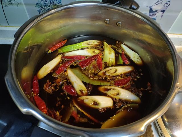 酱牛肉的制作方法，教你制作非常好吃的五香酱牛肉（酱牛肉最地道的做法）