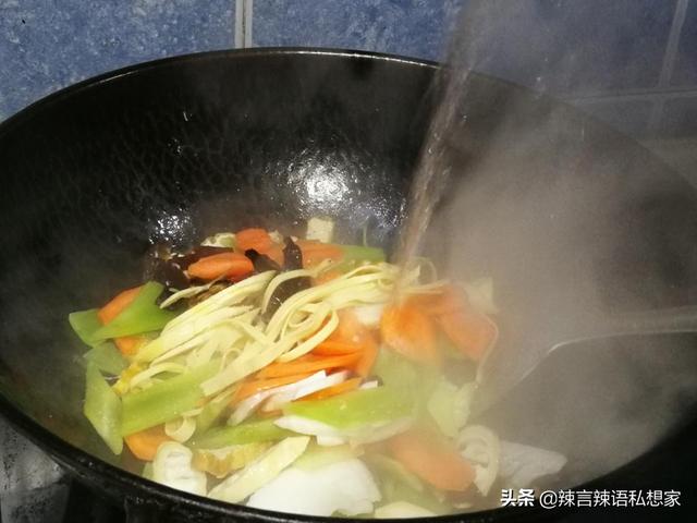 烧什锦简单好吃，零失败番茄香菇什锦菜