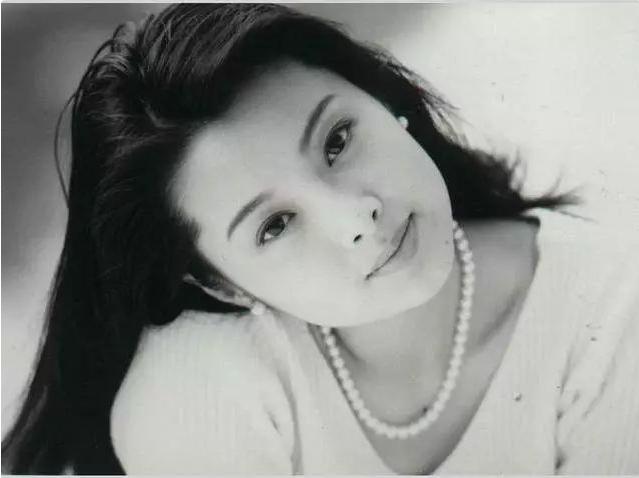 徐威更爱袁立还是张怡宁，亿万富豪徐威与袁立同居十二年