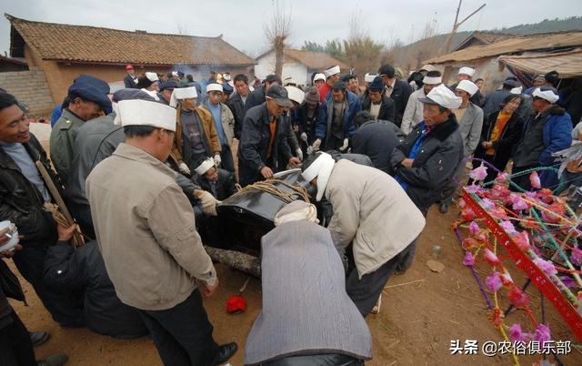 土葬和火葬的区别，土葬跟火葬风水有什么不同