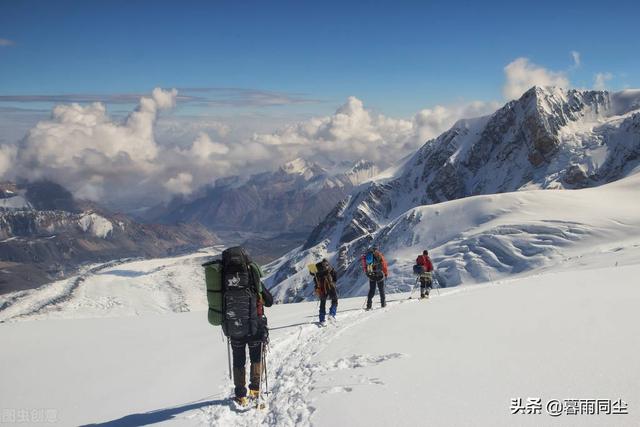 高帮轻便登山靴，如何选择最佳徒步鞋以及保养要点