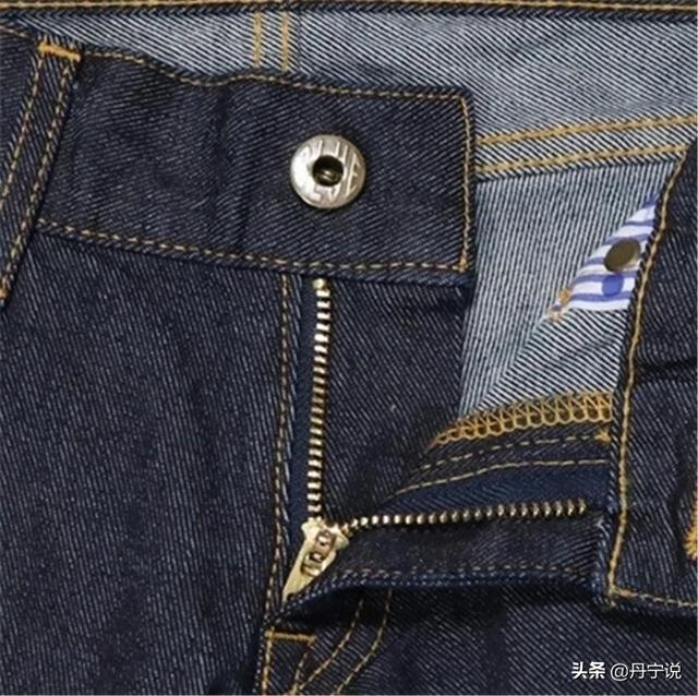 比较流行的牛仔裤，今年依旧流行“牛仔裤”