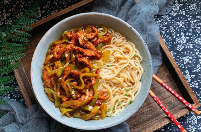 正宗家常肉丝面的做法，肉丝面的做法是什么