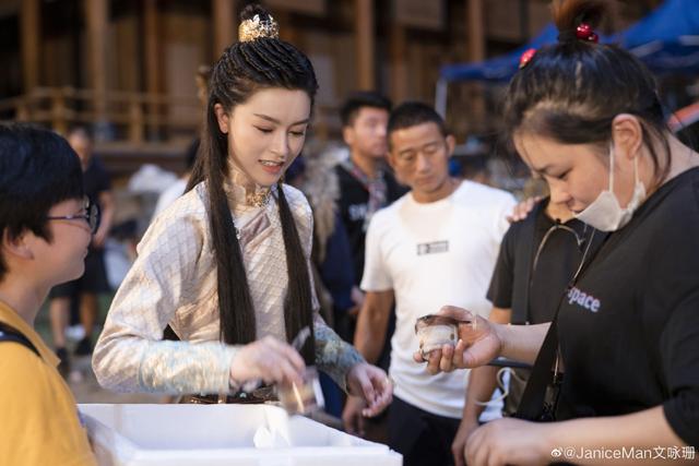 新倚天屠龙记小昭的扮演者都有谁，\