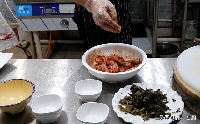 正宗梅菜扣肉的做法步骤，家常梅菜扣肉的做法