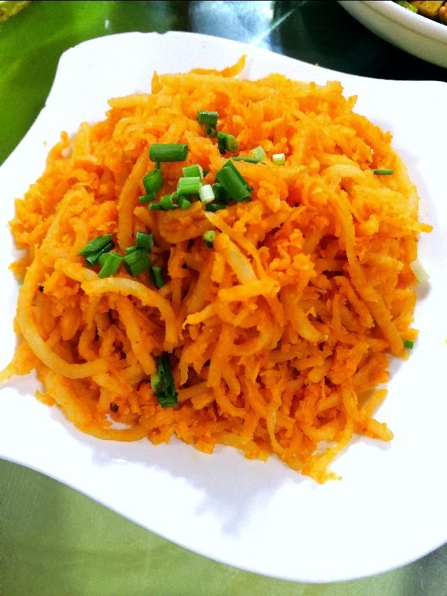 带有一些地方性的特色菜，二十二道特色菜