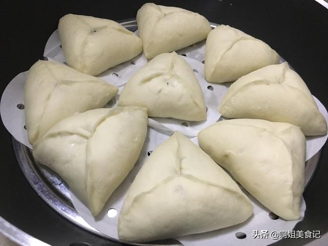 三角糖包的包法窍门，包出来的三角糖包好看又好吃还不漏馅