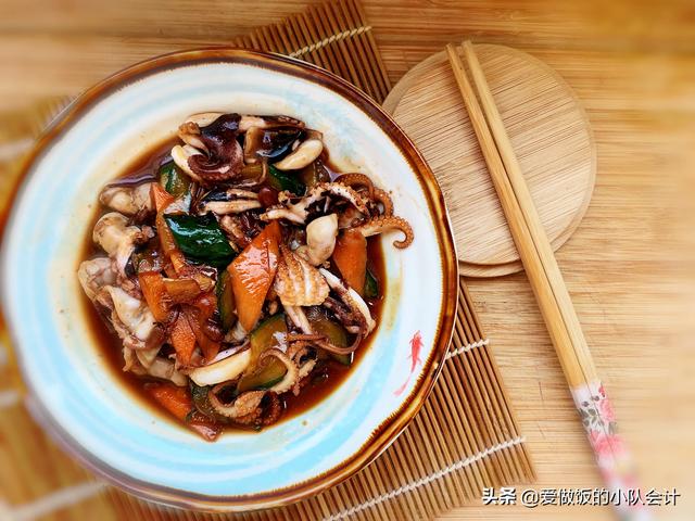 家常八爪鱼的做法，八爪鱼怎么做好吃又嫩又简单
