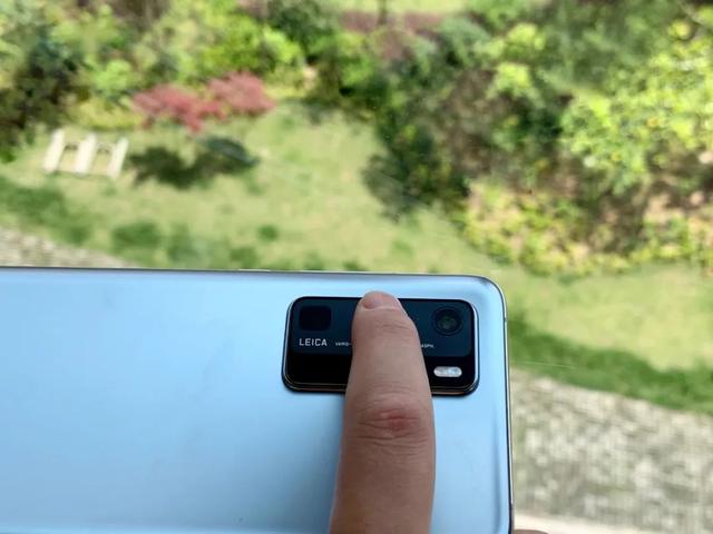 手机摄像头与镜头有什么区别，手机的摄像头越来越多