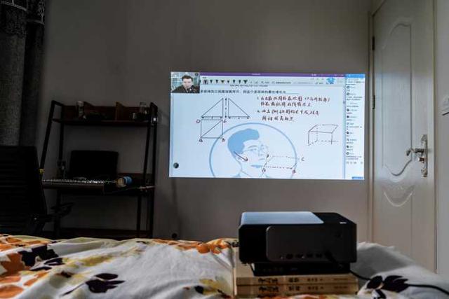 送男友情人节礼物给小10岁的男朋友送了这些情人节礼物，我们结婚了