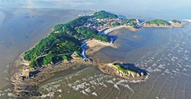 万里海疆一座南海旅游岛，万里南海回荡琅琅书声