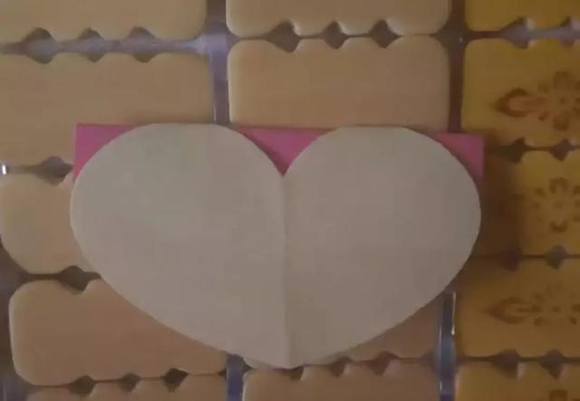 爱心卡片制作图片，漂亮简单的爱心立体贺卡（教你学习如何制作精美的爱心贺卡）