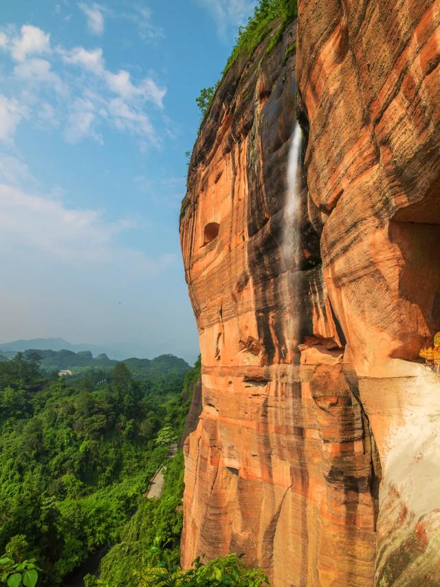 丹霞山海拔多少米，丹霞山重要景点有哪些（广东韶关丹霞山进入观云海最佳时期）
