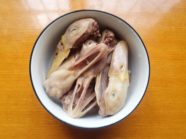 鸭头怎么弄比较好吃，鸭头自从学会这做法