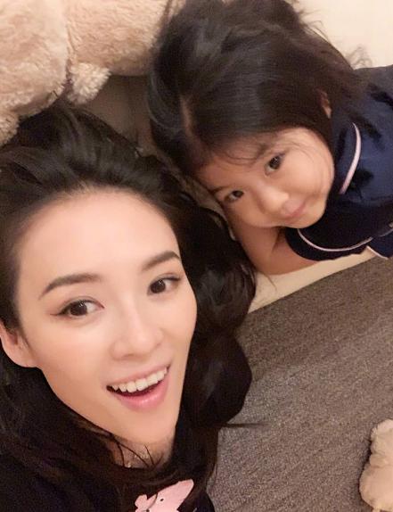 窦靖童同款西装裤，窦靖童登《VOGUE+》八月封面