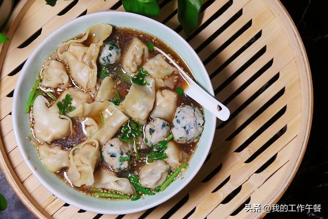 馄饨馅儿的调法，馄饨馅调制方法馄饨怎么做好吃（教你自己调馅儿自己包）