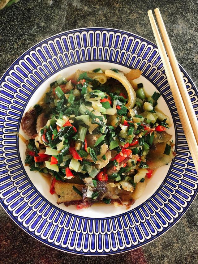 野藠头炒腊肉怎么炒好吃，咸香不腻的藠头炒咸肉