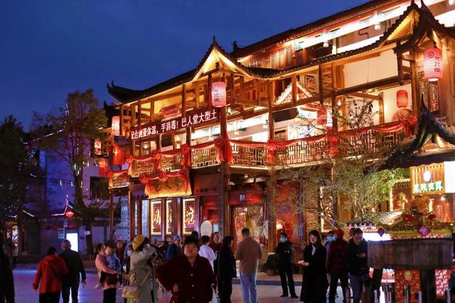 湖北恩施旅游攻略，湖北恩施旅行除了峡谷风光（湖北恩施旅游必玩攻略）