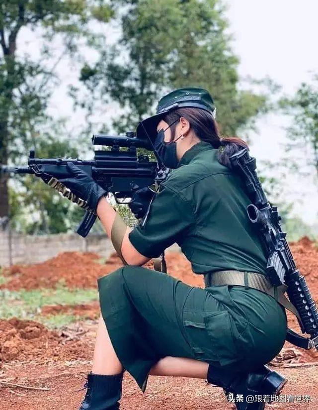 三面环山,一面临海的平原，三面环山的民族大熔炉