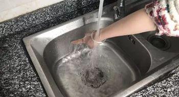 下水道疏通神器，疏通下水道神器小妙招（下水管道疏通工具有哪些）