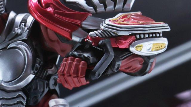 假面骑士龙骑全形态和技能，SIC假面骑士龙骑试作品公开