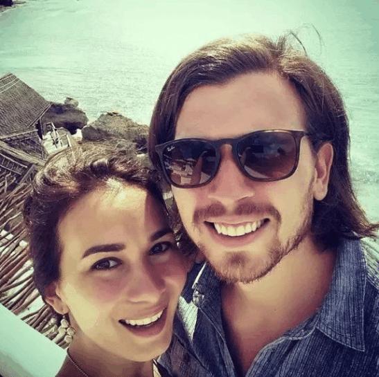 卢靖姗是几国混血吗，卢靖姗是中美混血吗（女儿小手紧握爸爸显温馨）