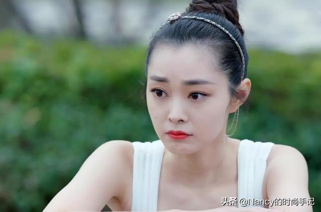 宋轶胡歌谁最强，30岁的宋轶凭什么成为万千少男的女神