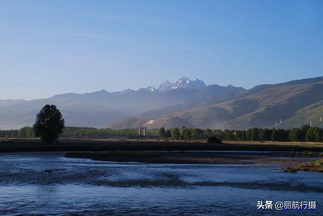 新都桥草原风景，新都桥—塔公草原—雅砻江河谷——迷人的夏季风光