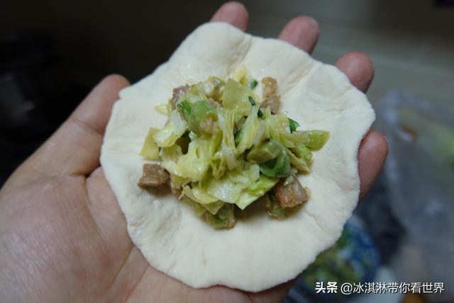 在家怎么做肉包子好吃又简单，自己在家做肉包子