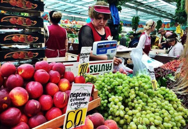 世界上最小陨石坑直径，俄一陨石坑钻石储量全球够用3000年