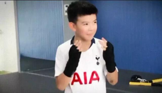 刘涛三个孩子分别是谁的，刘涛母子有多像