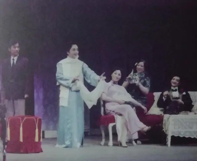 马莉莉演的沪剧日出全场，为何称沪剧日出是一个里程碑