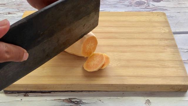 煮汤圆是冷水下锅还是热水下锅，汤圆是冷水下锅还是热水下锅好（难怪汤圆总是露馅）